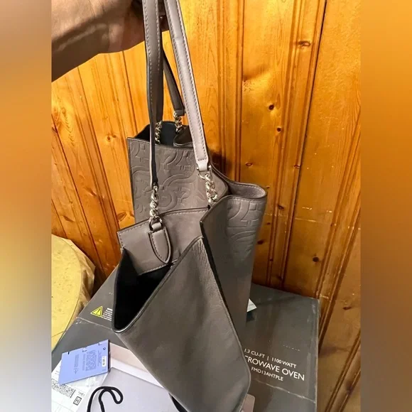 Ferragamo bag - Picture 9 of 11